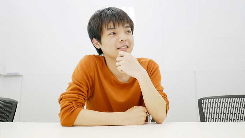 インタビュー近影02