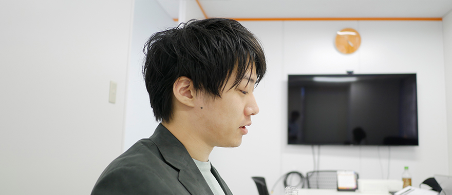 インタビュー近影02